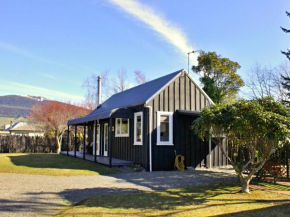 Bluehaven Cottage - Turangi Holiday Home